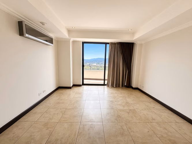 SE ALQUILA APARTAMENTO AMPLIO EN SABANA NORTE 