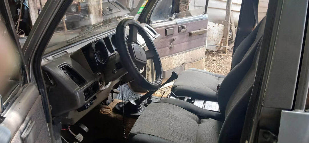 Se vende lindo trooper izusu gas y gasolina motor 2300 económico 