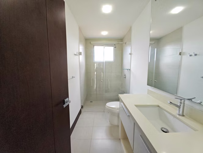 Alquiler de casa Moderna en Jaboncillos, Escazú  - Imagen 12