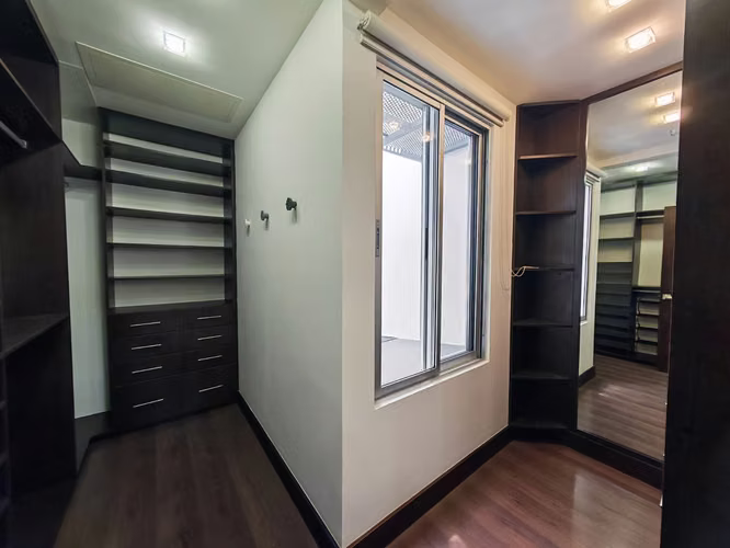 Alquiler de casa Moderna en Jaboncillos, Escazú  - Imagen 11