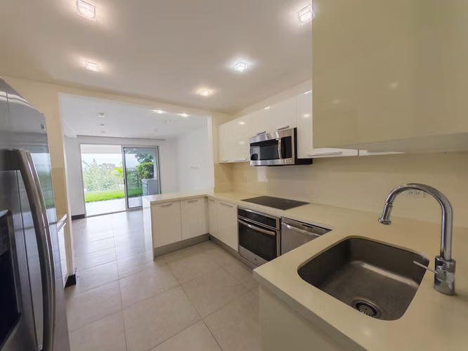 Alquiler de casa Moderna en Jaboncillos, Escazú  - Imagen 3