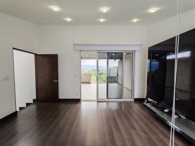 Alquiler de casa Moderna en Jaboncillos, Escazú  - Imagen 17