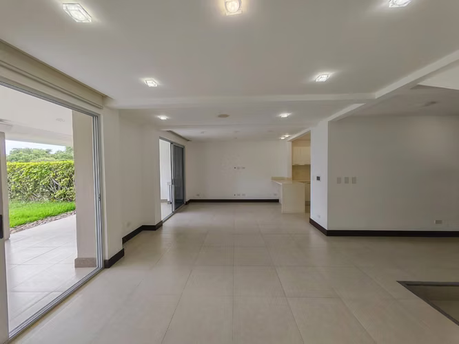 Alquiler de casa Moderna en Jaboncillos, Escazú  - Imagen 6
