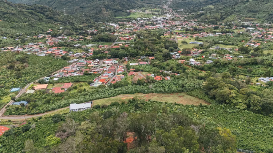 Lote de 1.235 m² con Vistas al Pueblo – Santa María de Dota - Imagen 2