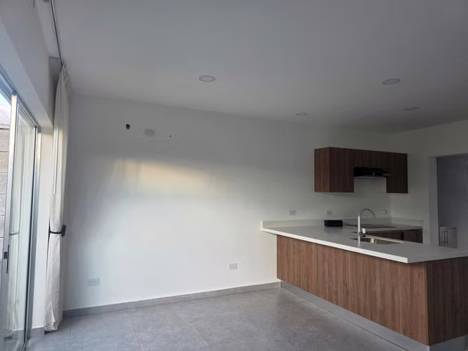 Se Alquila Hermoso Apartamento,  Para Estrenar,  en Condominio Naala en San Juan de Santa Bárbara de Heredia. 