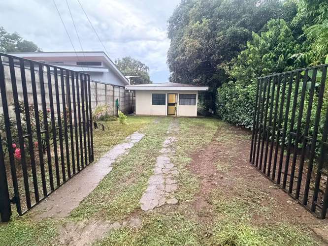 Casa en venta en Mastate, Orotina | Amplio patio y jardín - Imagen 2