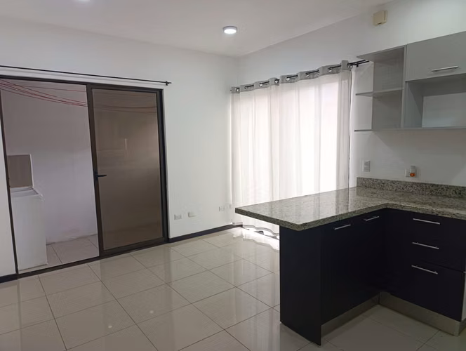 APARTAMENTO CON FINOS ACABADOS EN EL COYOL