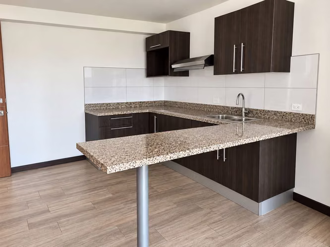 ALQUILER DE APARTAMENTO EN CONDOMINIO BELLA VISTA, 2 HABITACIONES, 1 PARQUEO