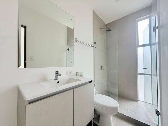VENTA DE CASA EN CONDOMINIO EN RIO ORO DE SANTA ANA - Imagen 9