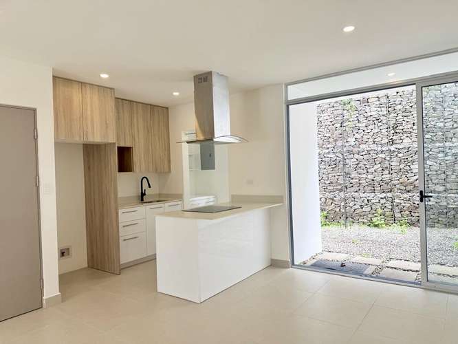 VENTA DE CASA EN CONDOMINIO EN RIO ORO DE SANTA ANA - Imagen 10