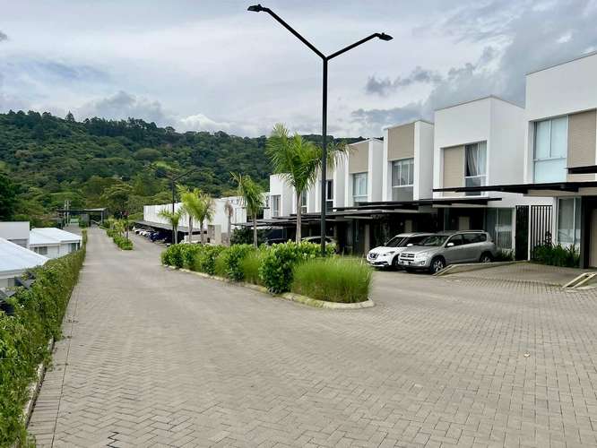 VENTA DE CASA EN CONDOMINIO EN RIO ORO DE SANTA ANA - Imagen 16
