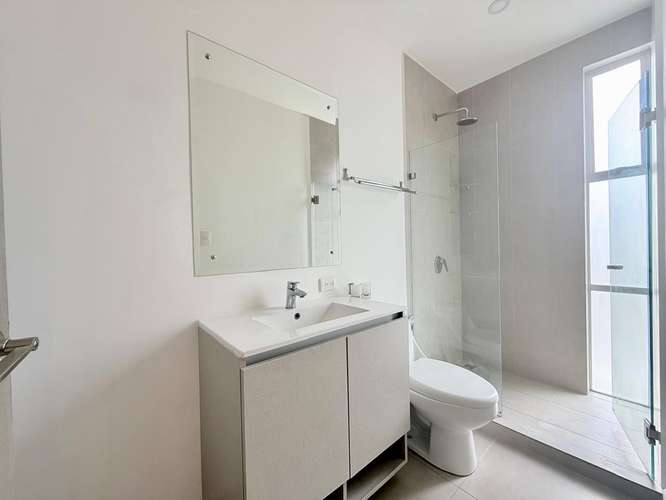 VENTA DE CASA EN CONDOMINIO EN RIO ORO DE SANTA ANA - Imagen 12