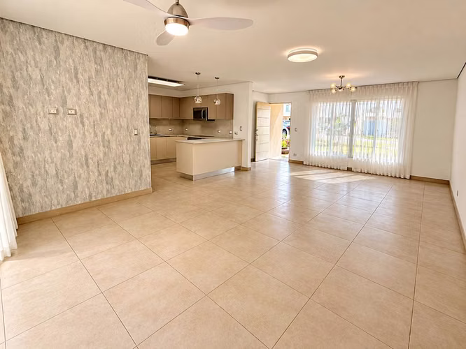 ALQUILER DE CASA EN SOURCE LIVING GUACHIPELIN  - Imagen 2