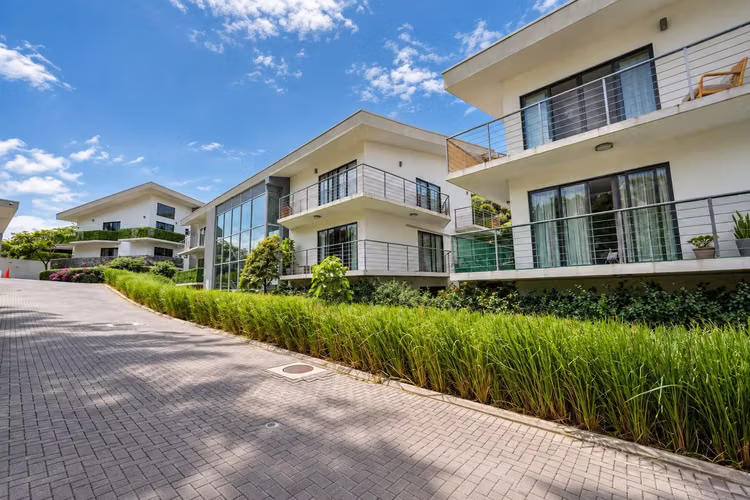 VENTA DE APARTAMENTO AMUEBLADO EN CONDOMINIO BARI, RIO ORO DE SANTA ANA  - Imagen 12