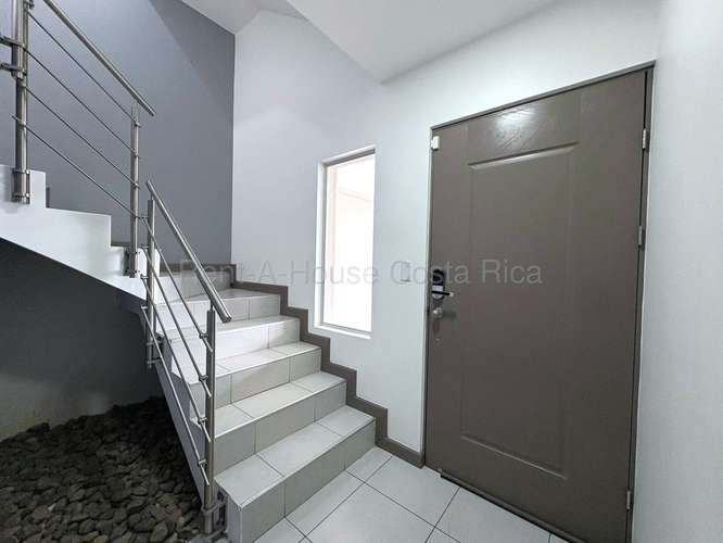 CASA EN VENTA EN CONDOMINIO SAN MIGUEL DE SANTO DOMINGO, HEREDIA | 4 HAB | CERCA DEL COLEGIO LINCOLN | CON AMENIDADES P - Imagen 2