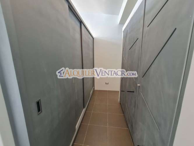 CASA CON PISCINA PROPIA Y VISTAS CON 2.266 M2 LOTE EN ALTO LAS PALOMAS SANTA ANA - Imagen 12