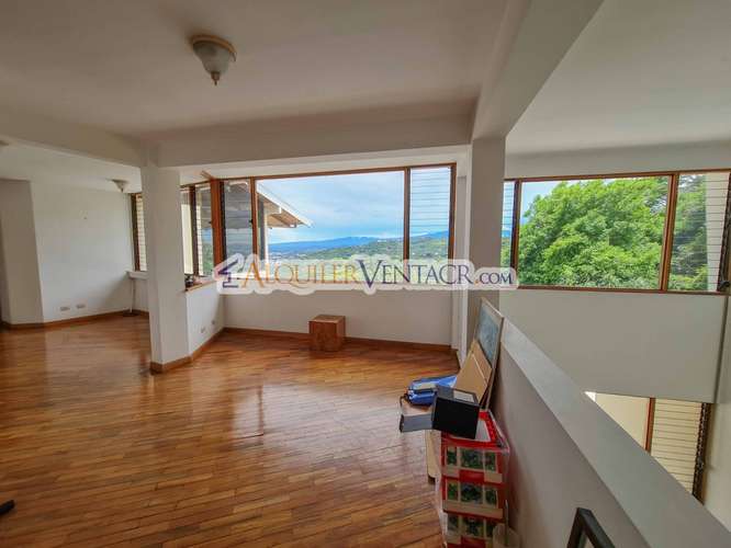 CASA CON PISCINA PROPIA Y VISTAS CON 2.266 M2 LOTE EN ALTO LAS PALOMAS SANTA ANA - Imagen 14