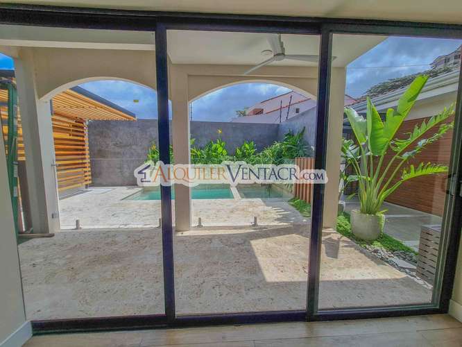LUJOSA CASA DE 406 M2 CON PISCINA PROPIA EN JABONCILLOS ESCAZU - Imagen 20