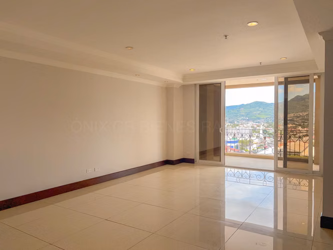 APARTAMENTO CON ACABADOS DE LUJO EN ALQUILER UBICACIÓN LA SABANA EN CONDOMINIO - Imagen 3