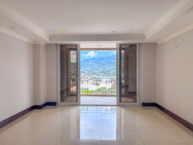 APARTAMENTO CON ACABADOS DE LUJO EN ALQUILER UBICACIÓN LA SABANA EN CONDOMINIO - Imagen 6