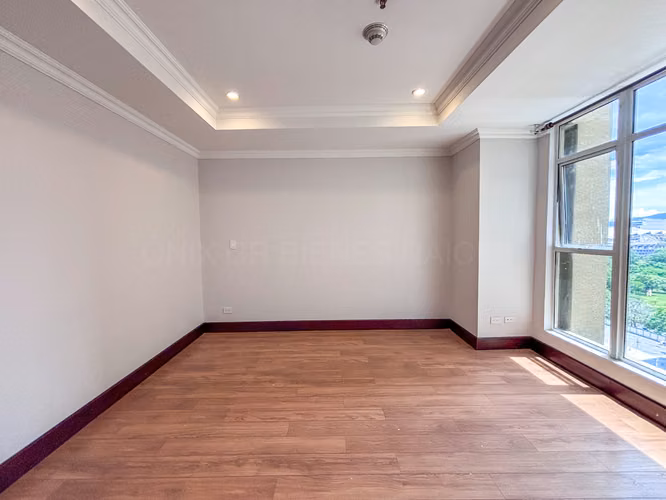 APARTAMENTO CON ACABADOS DE LUJO EN ALQUILER UBICACIÓN LA SABANA EN CONDOMINIO - Imagen 13