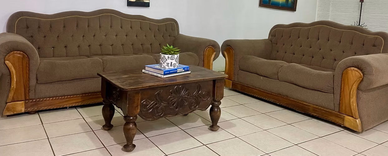 Sell living room set, with wooden structure and fabric upholstered