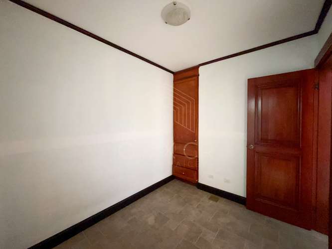Vive en Rohrmoser: Casa Independiente con Jacuzzi en Suite y Azotea Privada - Imagen 11