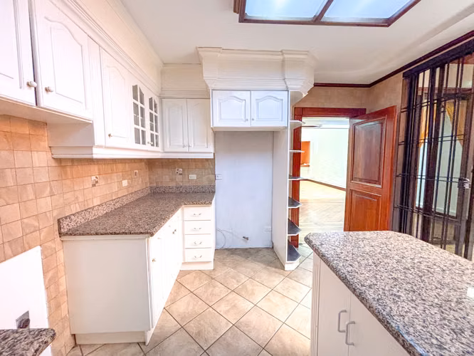 Alquiler Casa Independiente en Nunciatura con Azotea Privada y Jacuzzi - Imagen 5