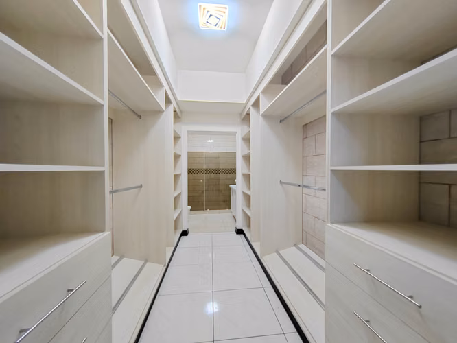ALQUILER CASA INDEPENDIENTE DE UNA PLANTA EN ROHRMOSER NUNCIATURA - 490M2 - Imagen 8