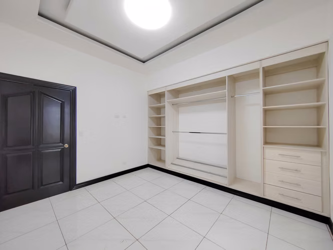 ALQUILER CASA INDEPENDIENTE DE UNA PLANTA EN ROHRMOSER NUNCIATURA - 490M2 - Imagen 5