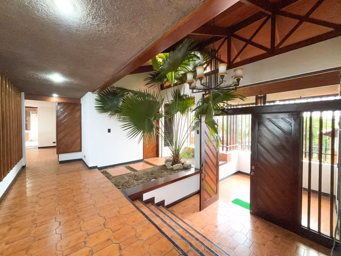 Propiedad Comercial Premium en Rohrmoser | 10 Oficinas y 1.300m² - Imagen 4