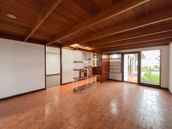 Propiedad Comercial Premium en Rohrmoser | 10 Oficinas y 1.300m² - Imagen 11