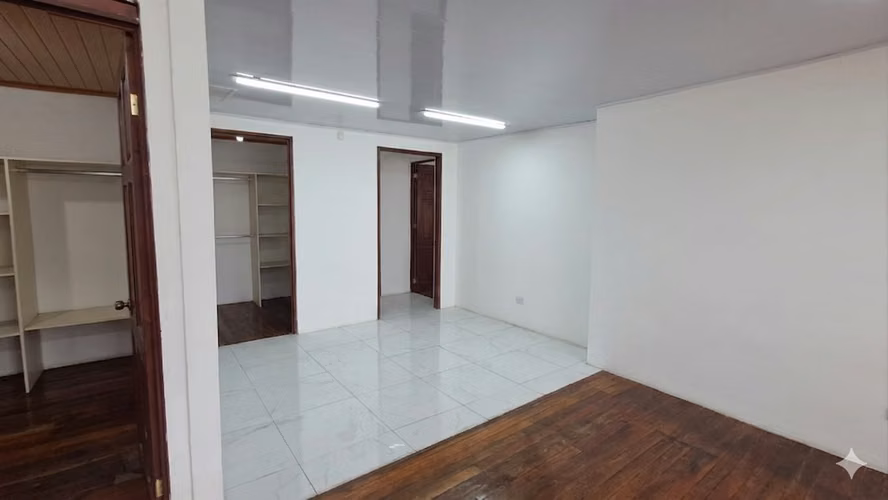 Venta de local 2 niveles sobre calle principal. Calle Blancos - Guadalupe -04 - Imagen 13