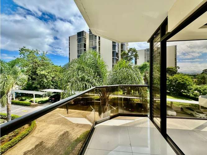 Apartamento espacioso y bien distribuido en Escazú - Imagen 3