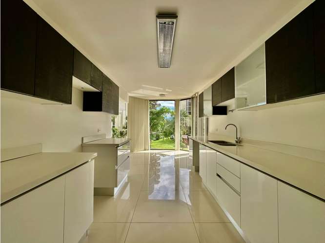 Apartamento espacioso y bien distribuido en Escazú - Imagen 7