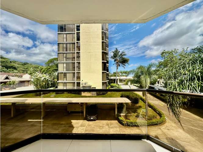 Apartamento espacioso y bien distribuido en Escazú - Imagen 2