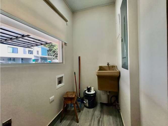 Estrene moderna casa cerca de la Panasonic - Imagen 6