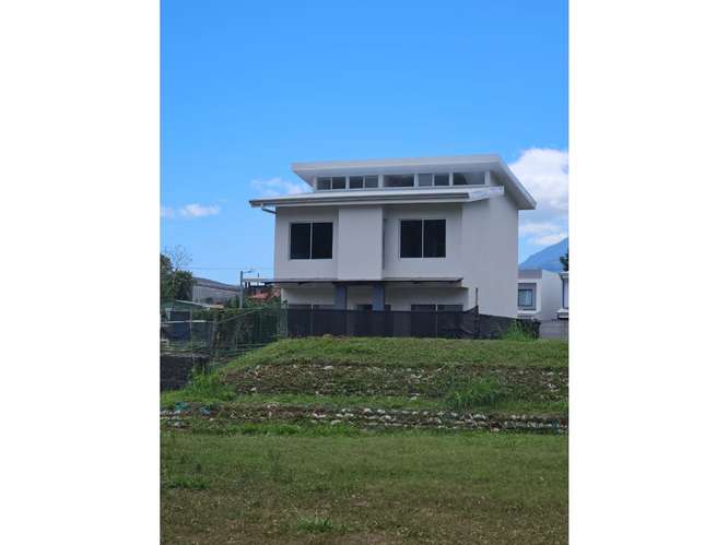 Estrene moderna casa cerca de la Panasonic - Imagen 11