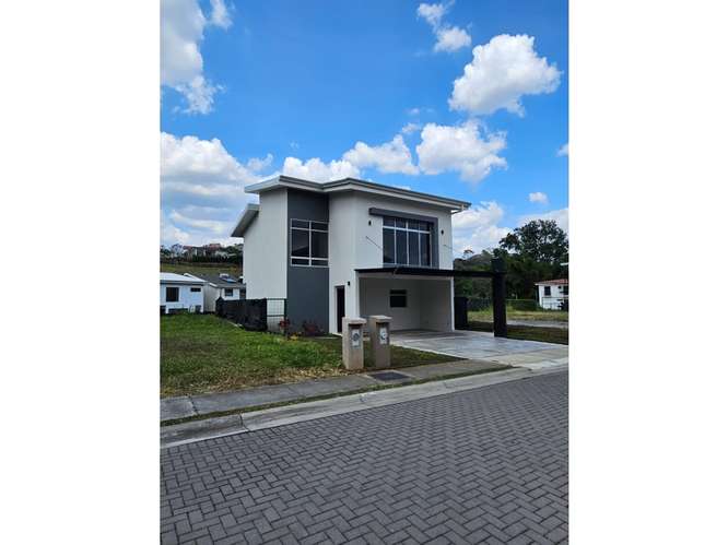 Estrene moderna casa cerca de la Panasonic - Imagen 10