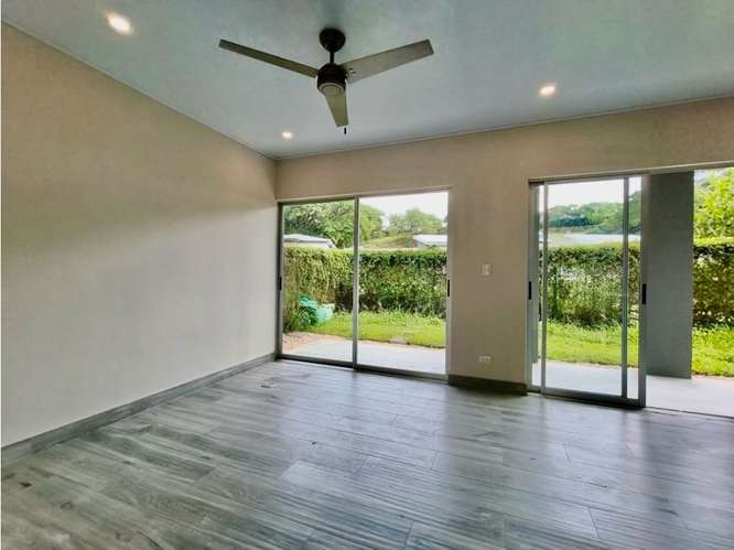 Estrene moderna casa cerca de la Panasonic - Imagen 2