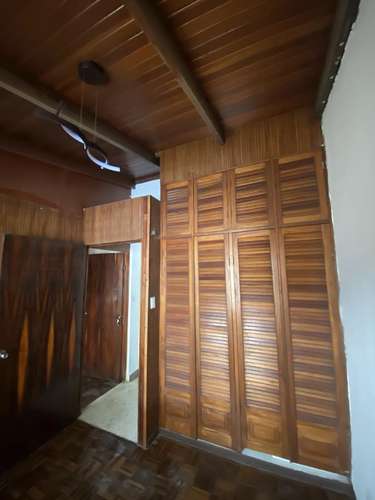 Escazú Se Alquila Acogedora Casa 1 Piso 3 HAB 600 000 - Imagen 16