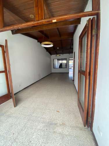 Escazú Se Alquila Acogedora Casa 1 Piso 3 HAB 600 000 - Imagen 8