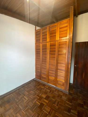 Escazú Se Alquila Acogedora Casa 1 Piso 3 HAB 600 000 - Imagen 13