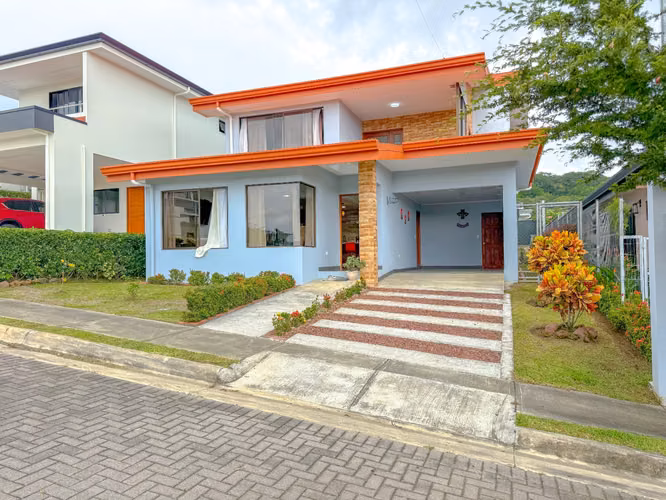  Oportunidad . Casa en Venta La Guácima . Condominio 