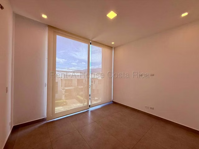 Alquiler de Moderno Apartamento DUPLEX en ULLOA-Heredia. 27-867 LCV - Imagen 16