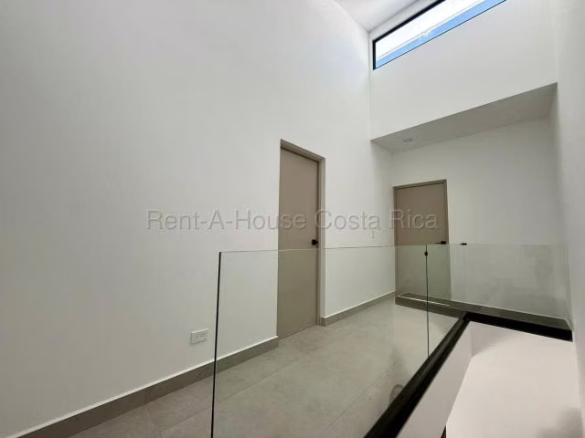 Alquiler de Moderno Apartamento DUPLEX en ULLOA-Heredia. 27-867 LCV - Imagen 5