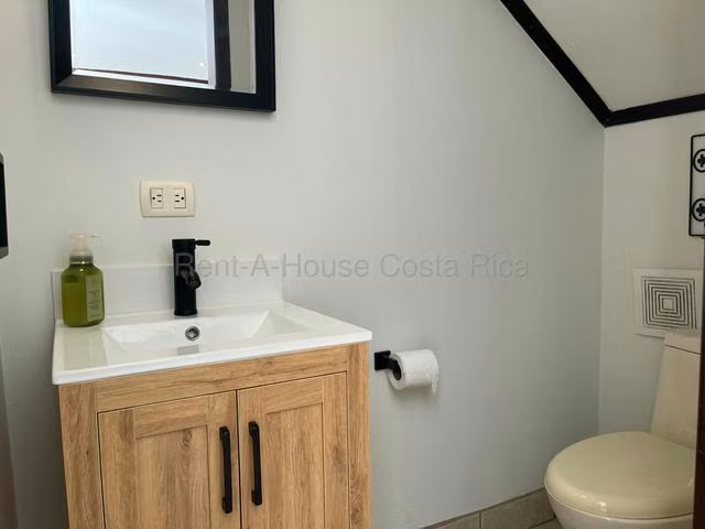 Alquiler de Casa en Pozos de Santa Ana. 27-865 LCV
