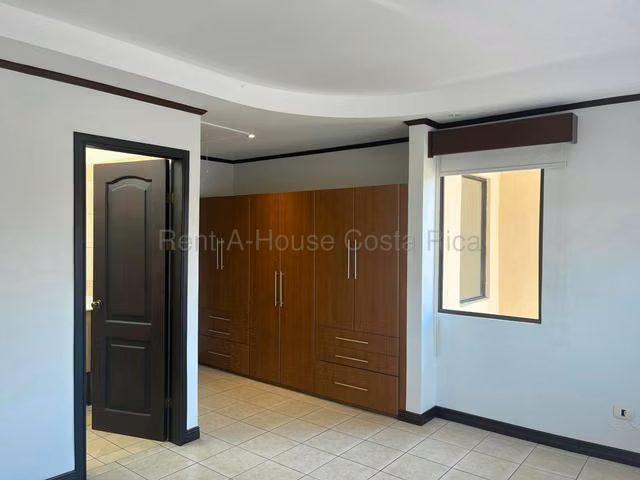 Alquiler de Casa en Pozos de Santa Ana. 27-865 LCV