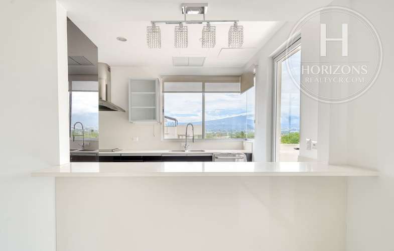 Penthouse en Venta en Condominio Veredas del Río en Piedades de Santa Ana 4 Habitaciones y Rooftop con Vistas nja1403jm - Imagen 9