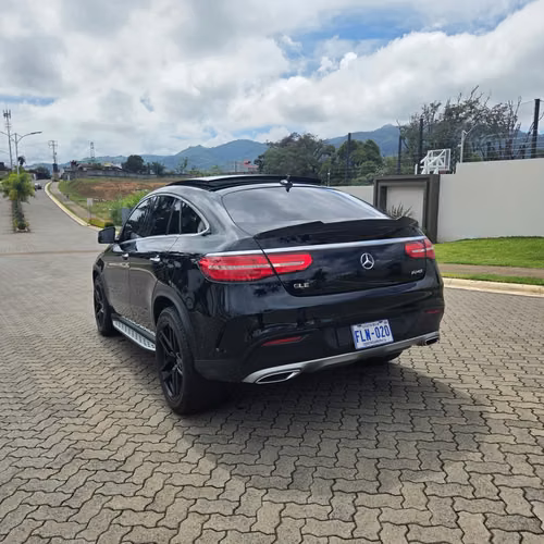 MERCEDES BENZ GLE 350D 2017 AUTOMATICO 4X4 DIESEL TECHO PANORAMICO ASIENTOS DE CUERO IMPECABLE FULL EXTRAS